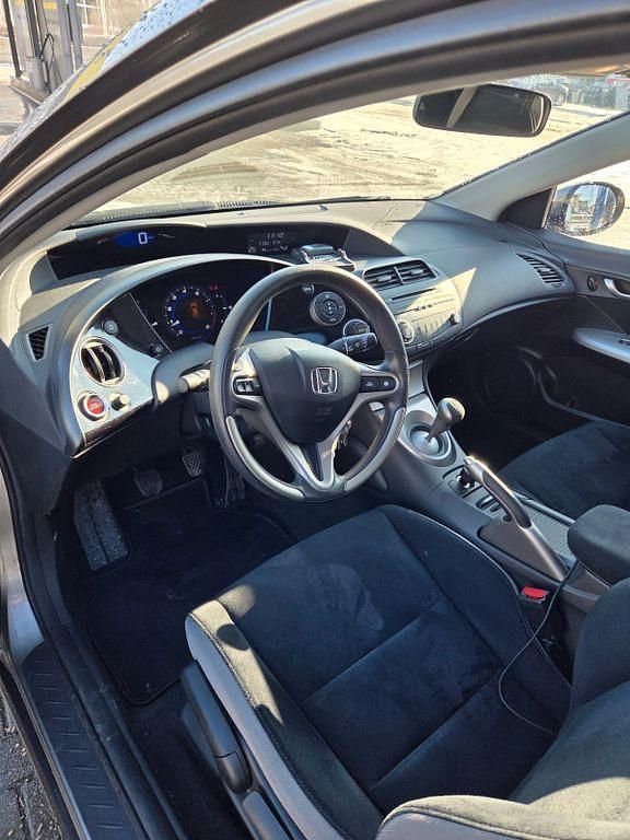 Gebraucht Honda Civic 140 PS (102 kW) 2006 Grau Limousine