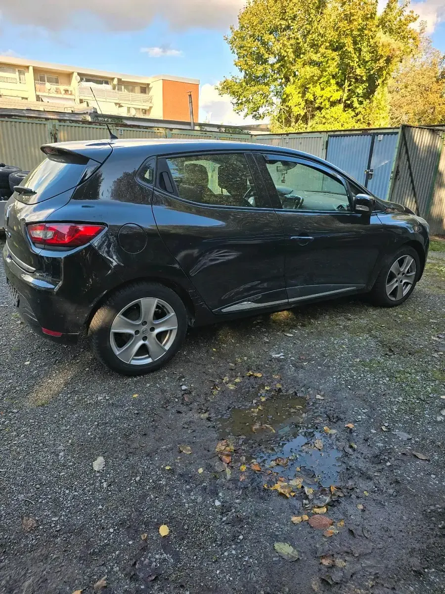 Gebraucht Renault Clio 75 PS (55 kW) 2014 Schwarz Kleinwagen