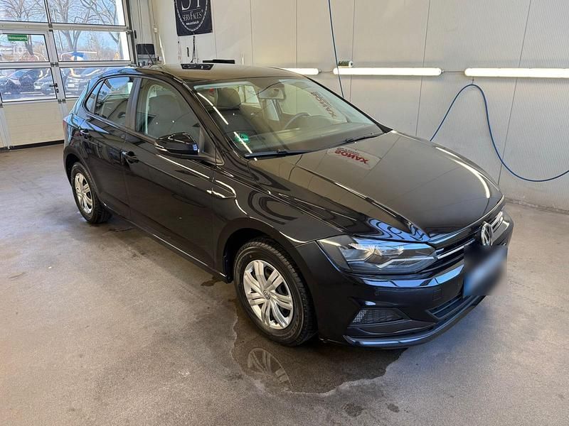 Gebraucht VW Polo 80 PS (58 kW) 2019 Schwarz Kleinwagen