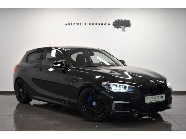 Schwarz Gebraucht 2017 BMW M140 M Sport Limousine | 34.000 € - Bild 1/4