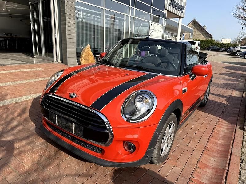 Gebraucht Mini Cooper 136 PS (100 kW) 2021 Orange metallic Kleinwagen