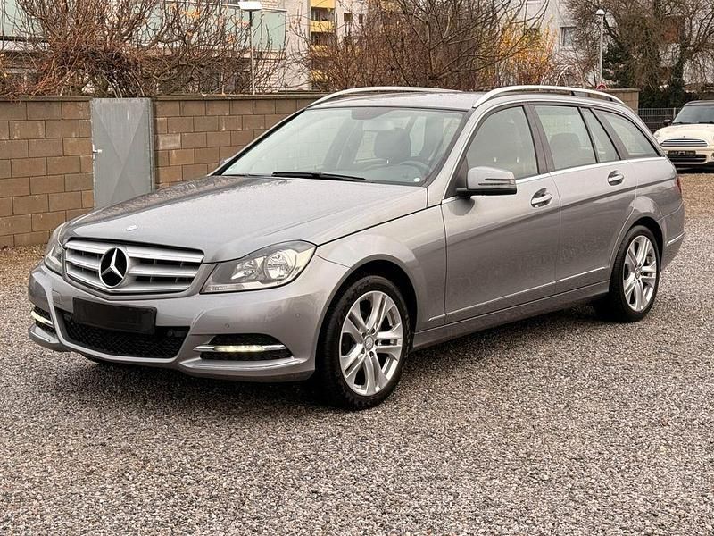 Gebraucht Mercedes C180 Avantgarde 156 PS (114 kW) 2014 Silber Limousine