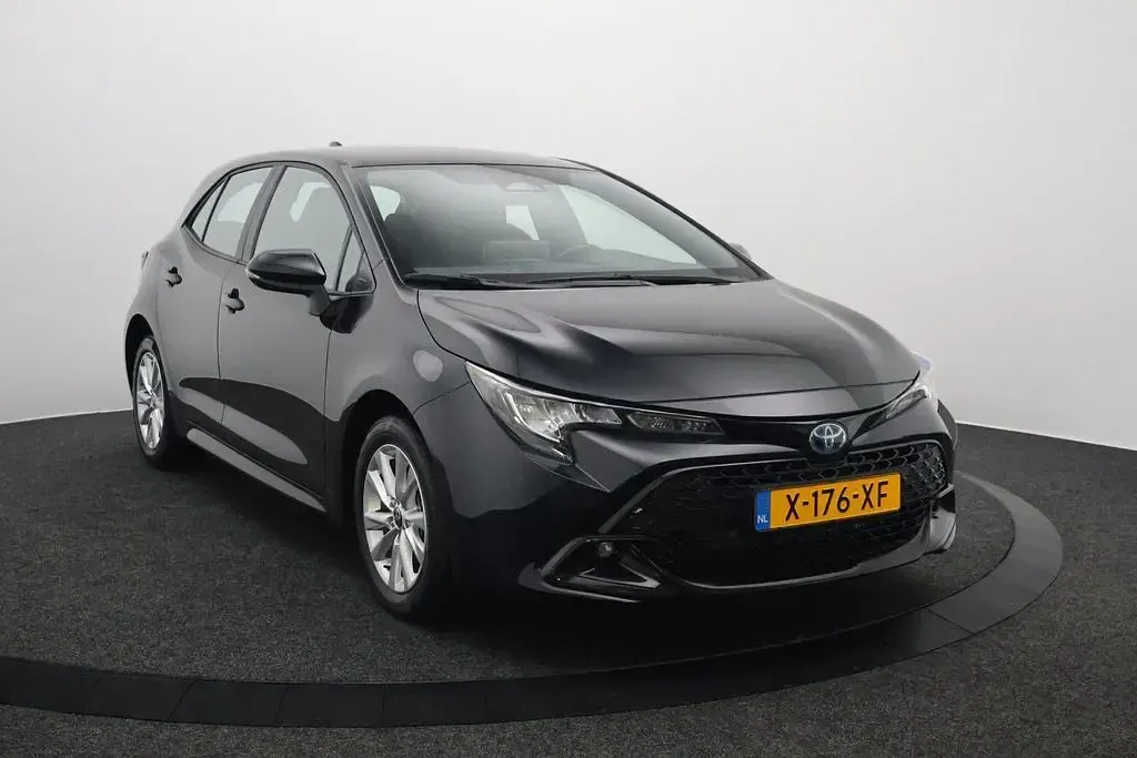 Gebraucht Toyota Corolla Hybrid Active 140 PS (102 kW) 2024 Schwarz Limousine