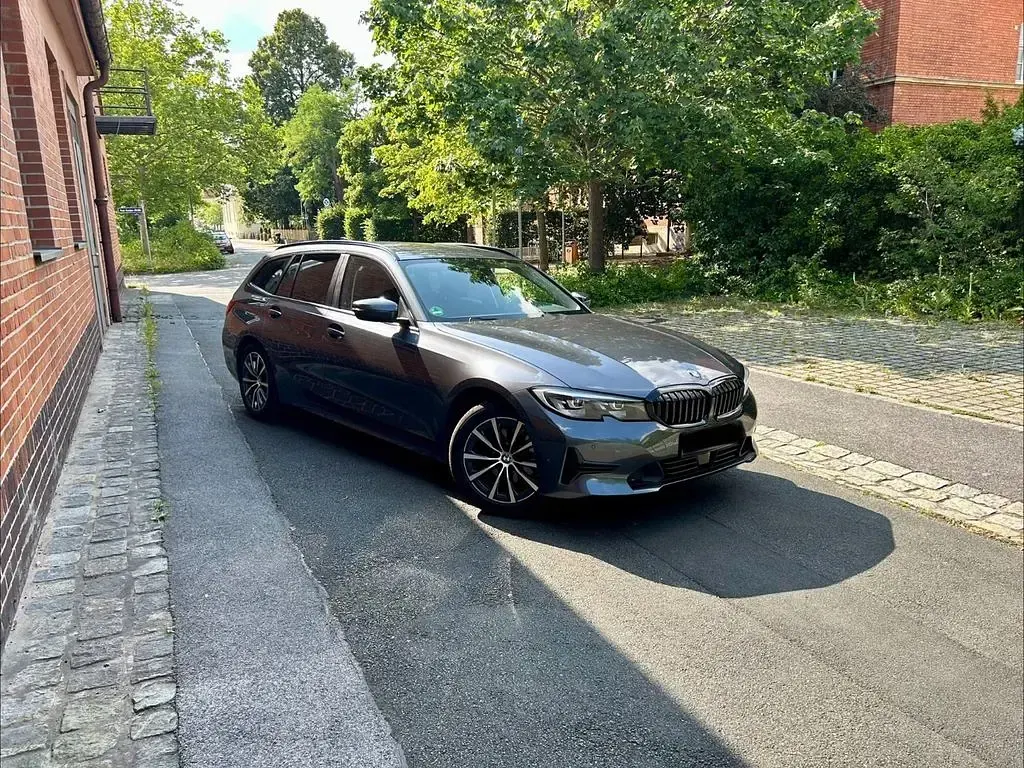 Gebraucht BMW 320 190 PS (139 kW) 2020 Grau Kombi