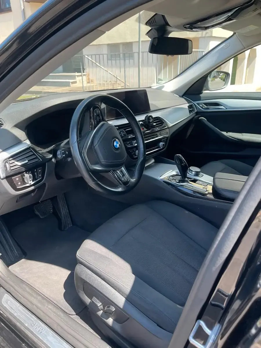 Gebraucht BMW 520 194 PS (142 kW) 2018 Schwarz Kombi
