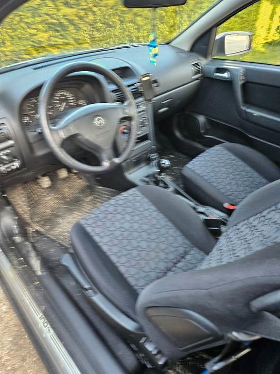 Gebraucht Opel Astra 101 PS (74 kW) 1999 Silber Coupé