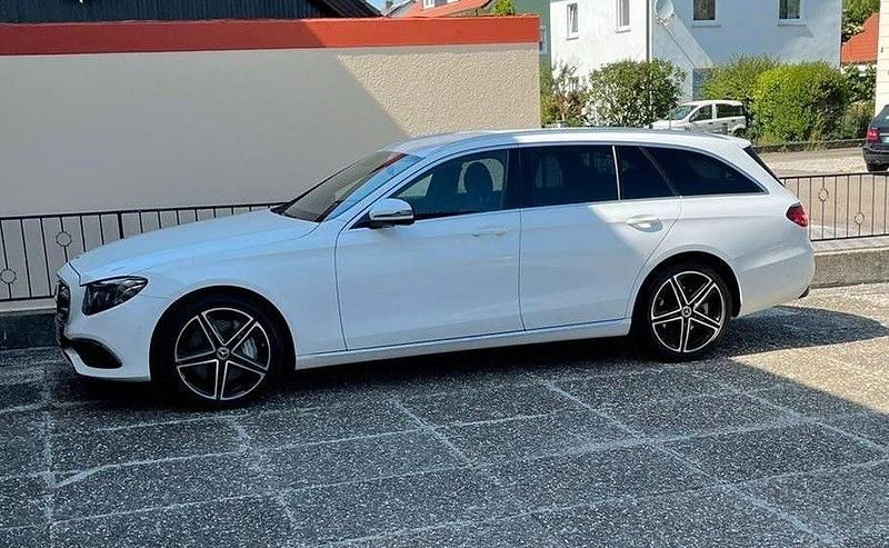 Gebraucht Mercedes E400 Avantgarde 340 PS (250 kW) 2019 Weiß Kombi