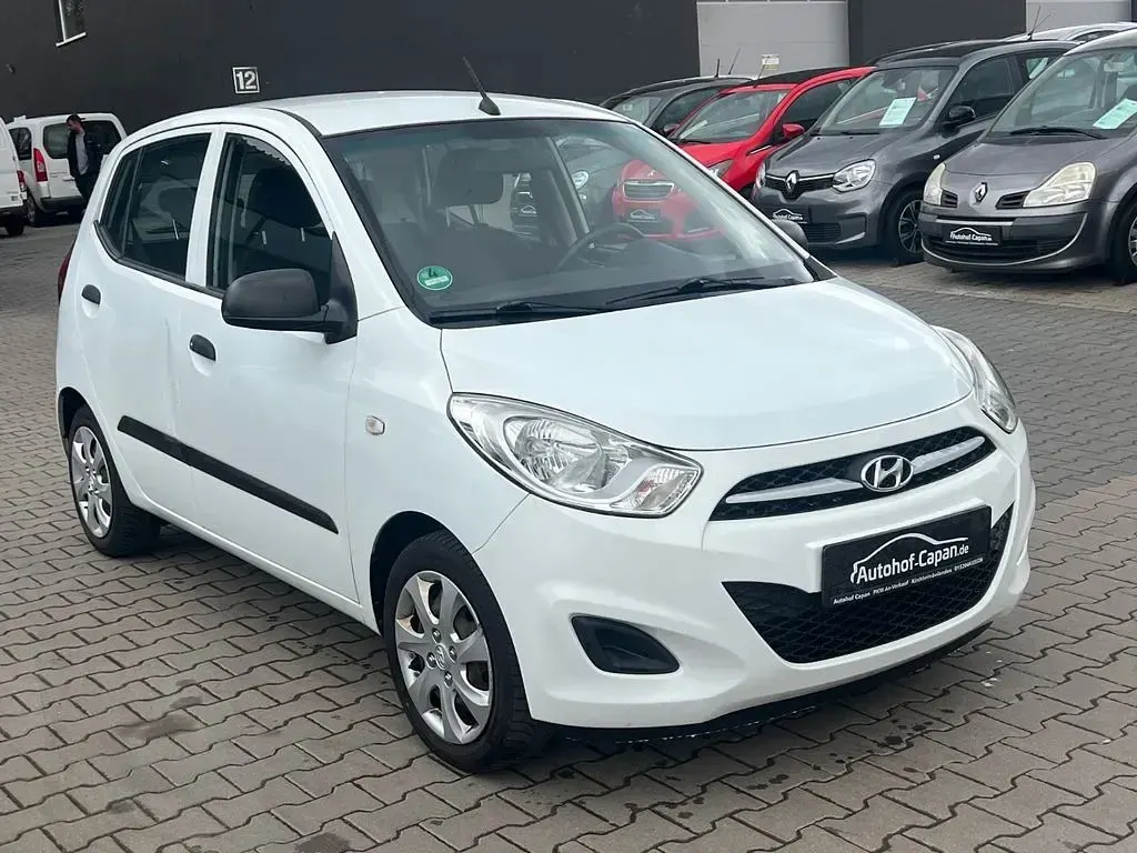 Gebraucht Hyundai i10 Edition 69 PS (50 kW) 2013 Weiß Kleinwagen