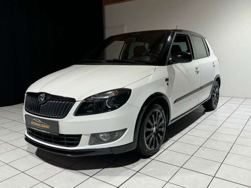 Weiß Gebraucht 2013 Skoda Fabia Monte Carlo Kleinwagen | 5.990 € - Bild 1/4