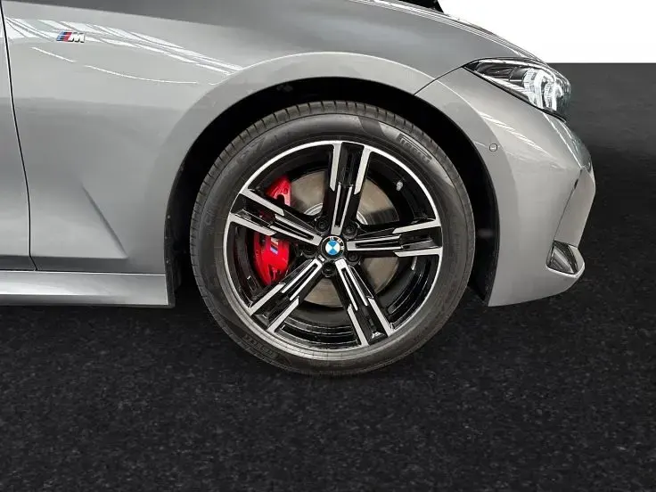 Neu BMW 320 M Sport 184 PS (135 kW) 2026 Skyscraper grau metallic Limousine