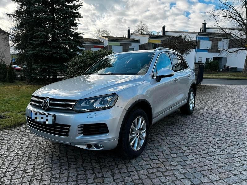 Silber Gebraucht 2010 VW Touareg SUV | 13.500 € (Teuer) - Bild 1/4