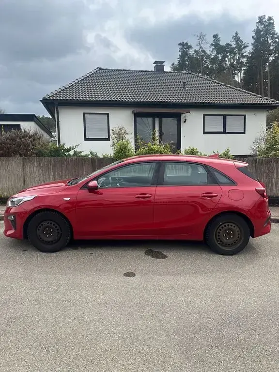 Gebraucht Kia Ceed Attract 99 PS (72 kW) 2018 Rot Kleinwagen