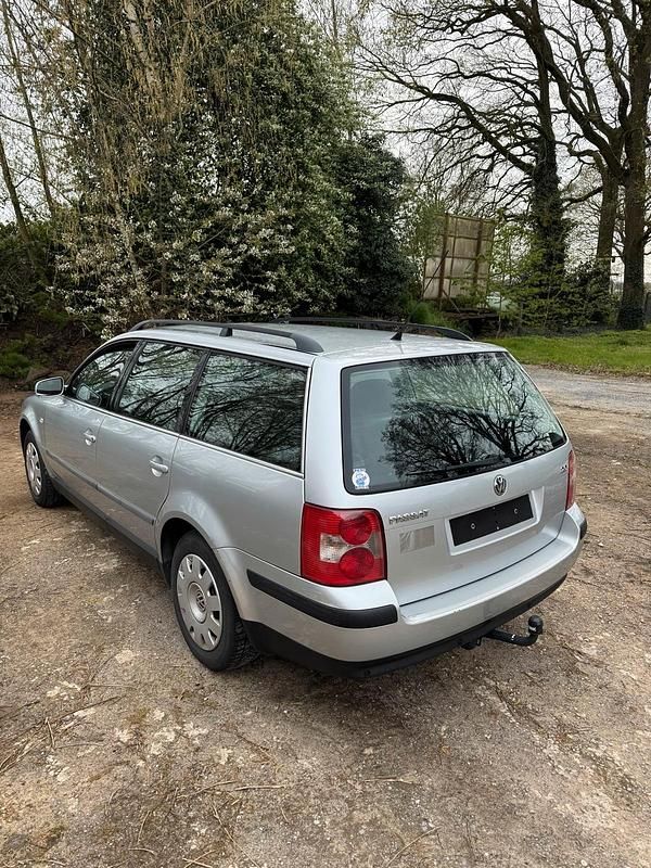 Gebraucht VW Passat 116 PS (85 kW) 2002 Silber Kombi