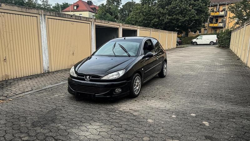 Schwarz Gebraucht 2001 Peugeot 206 Kleinwagen | 950 € (Guter Preis) - Bild 1/4