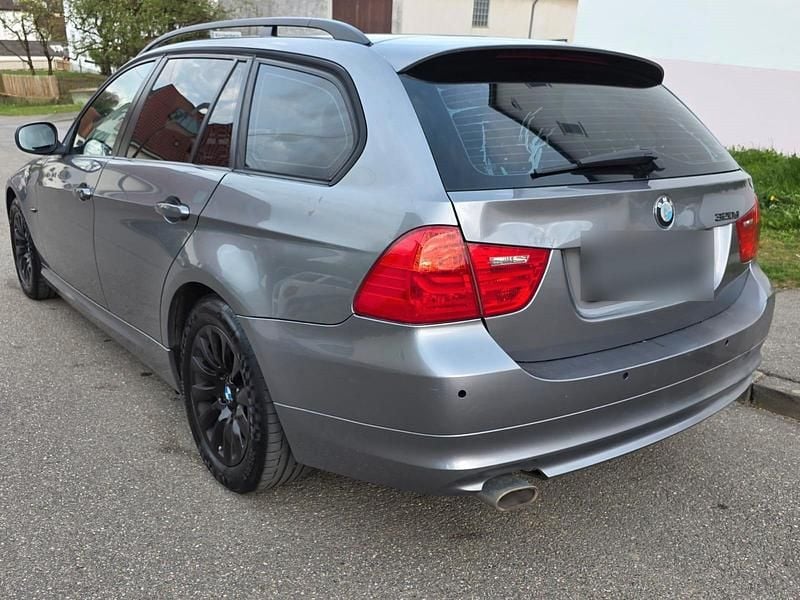 Second-hand BMW 320 177 CP (130 kW) 2009 Gri Break
