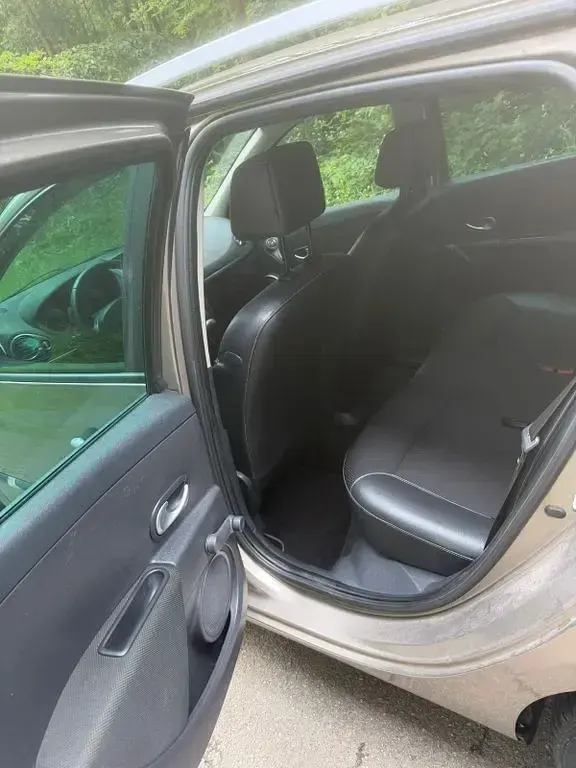 Gebraucht Renault Clio LE 111 PS (81 kW) 2009 Gold Limousine