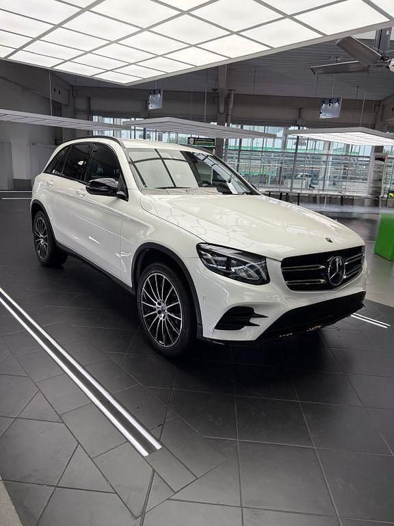 Weiß Gebraucht 2018 Mercedes GLC300 SUV | 38.000 € (Fairer Preis) - Bild 1/4