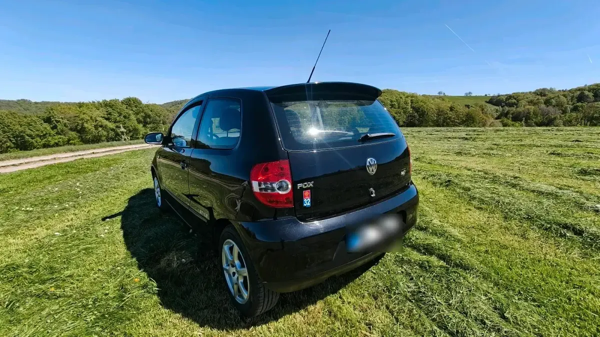 Gebraucht VW Fox Style 60 PS (44 kW) 2011 Schwarz Kleinwagen