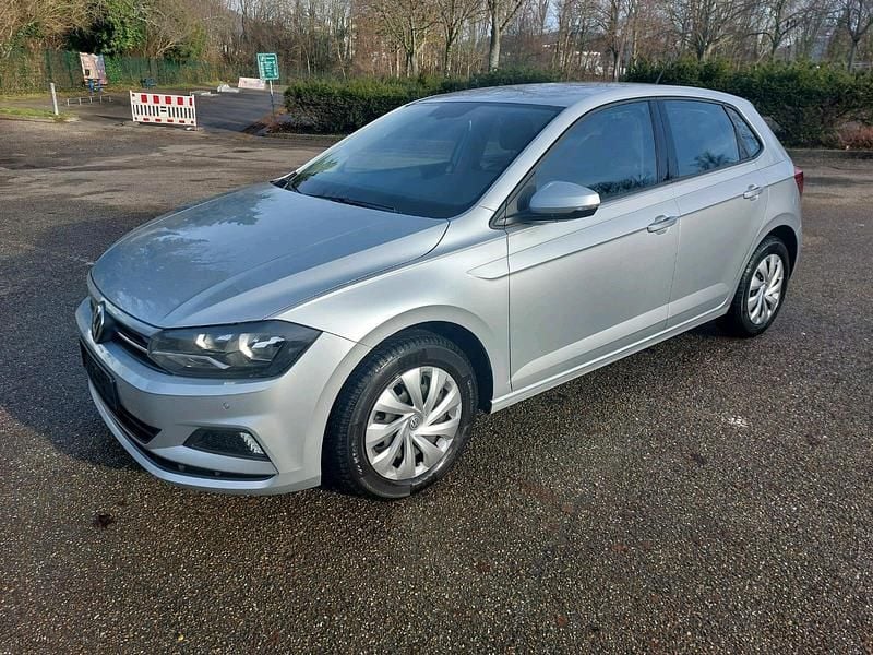 Second-hand VW Polo Comfortline 90 CP (66 kW) 2019 Argintiu Hatchback
