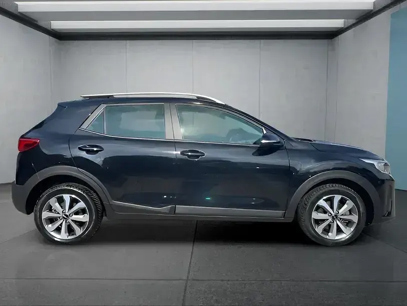 Gebraucht Kia Stonic 101 PS (74 kW) 2024 Schwarz SUV