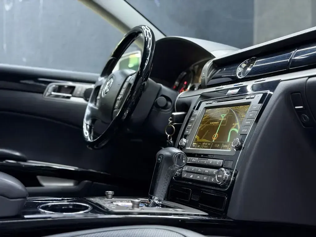 Gebraucht VW Phaeton 334 PS (245 kW) 2010 Arabesquesilber metallic Limousine