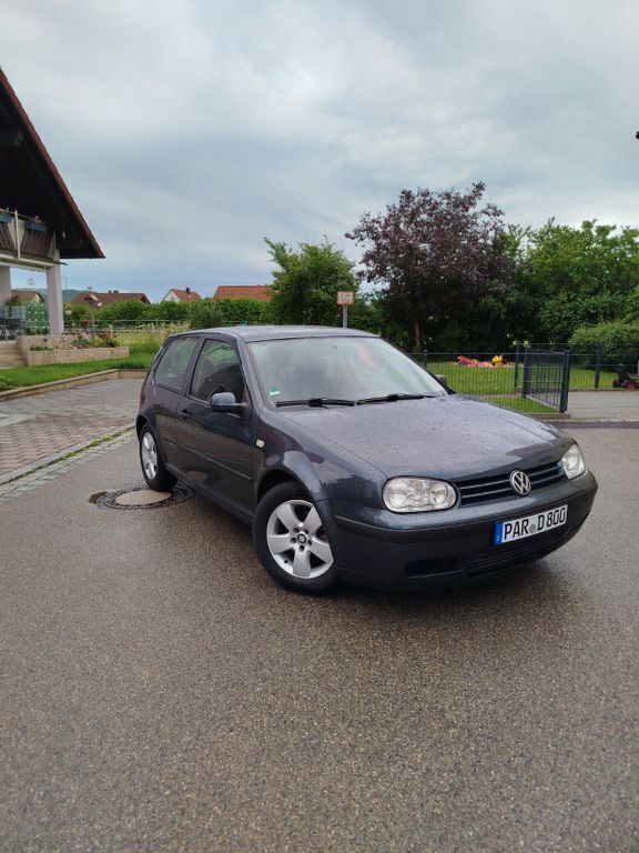 Grau Gebraucht 1999 VW Golf IV Limousine | 1.490 € (Fairer Preis) - Bild 1/4