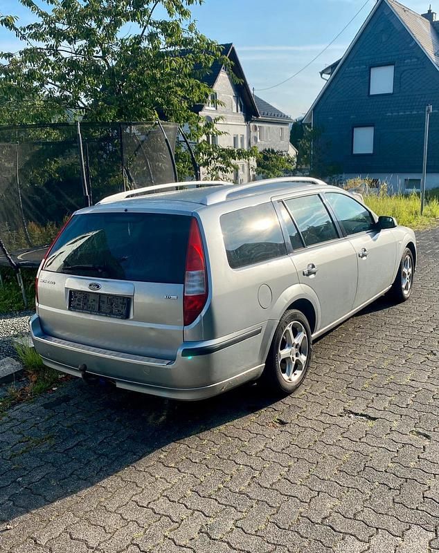 Silber Gebraucht 2006 Ford Mondeo Kombi | 1.550 € (Etwas zu teuer) - Bild 1/4