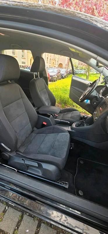 Second-hand VW Golf VI 122 CP (89 kW) 2009 Negru Hatchback
