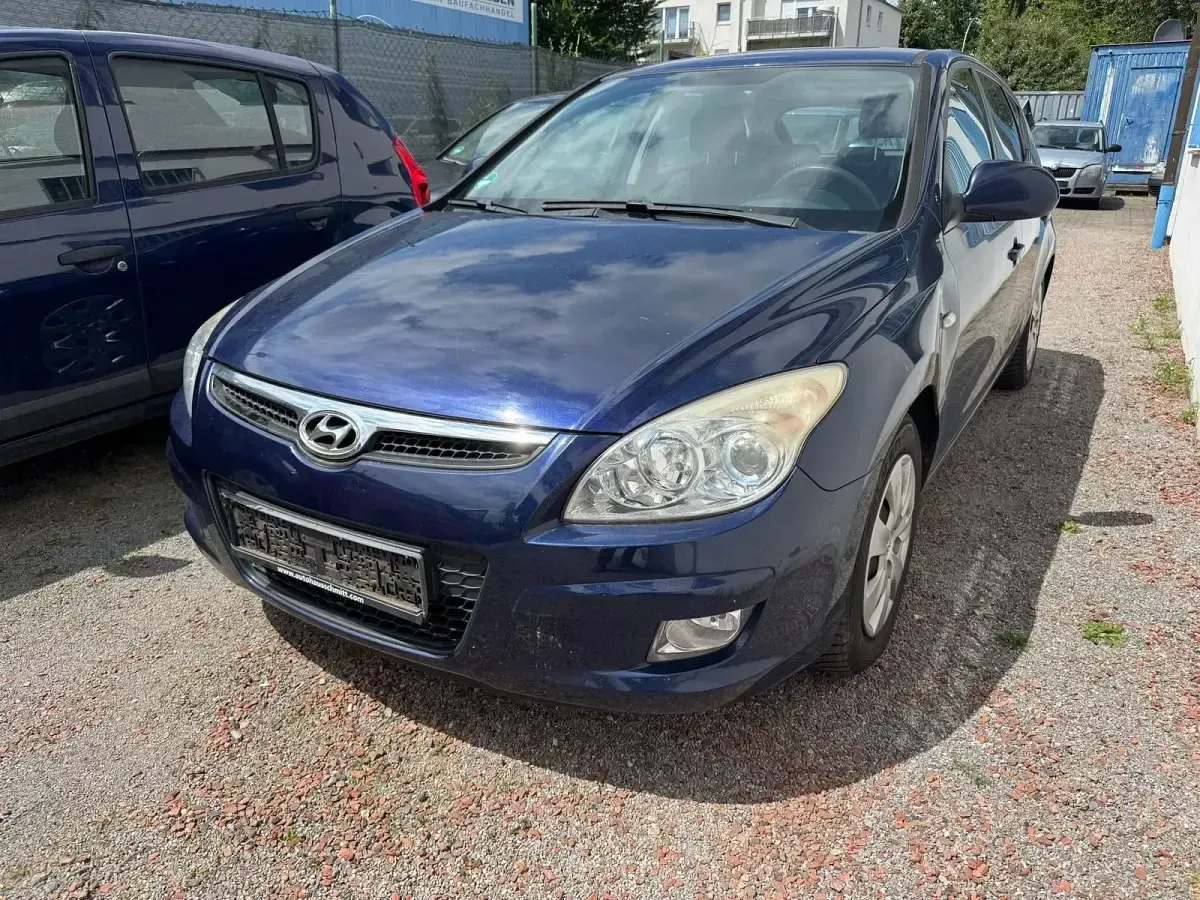 Gebraucht Hyundai i30 109 PS (80 kW) 2008 Blau Limousine