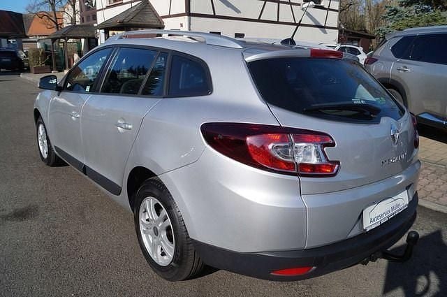 Gebraucht Renault Mégane III 110 PS (80 kW) 2012 Silber Limousine