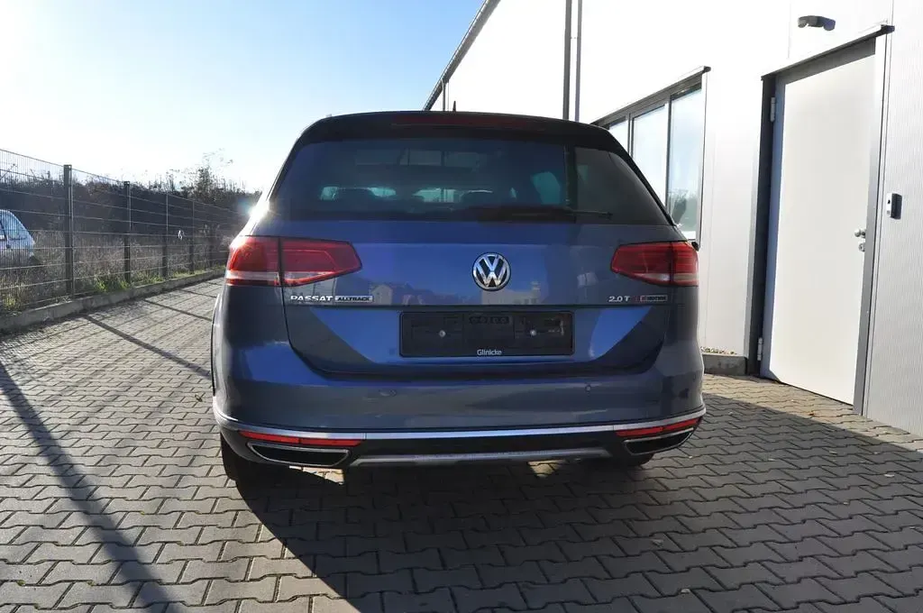 Gebraucht VW Passat Alltrack 220 PS (161 kW) 2017 Blau Kombi