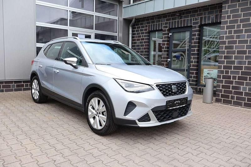 Silber Gebraucht 2022 Seat Arona Xperience SUV | 17.990 € (Fairer Preis) - Bild 1/3