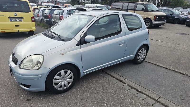 Gebraucht Toyota Yaris 65 PS (47 kW) 2004 Blau Kleinwagen