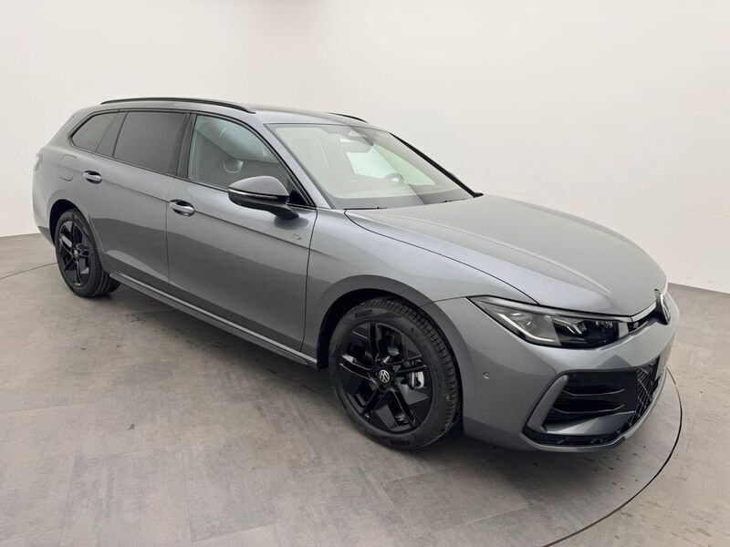 Neu VW Passat R-line 272 PS (200 kW) 2025 Grey metallic Kombi