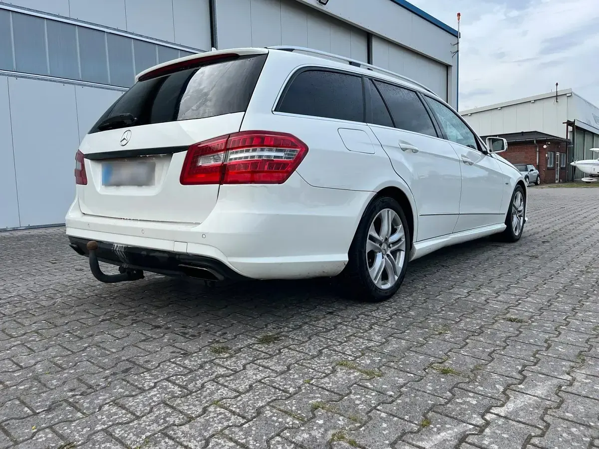 Gebraucht Mercedes E300 231 PS (169 kW) 2010 Weiß Kombi