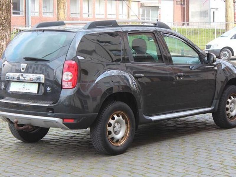 Second-hand Dacia Duster 90 CP (66 kW) 2011 Negru SUV