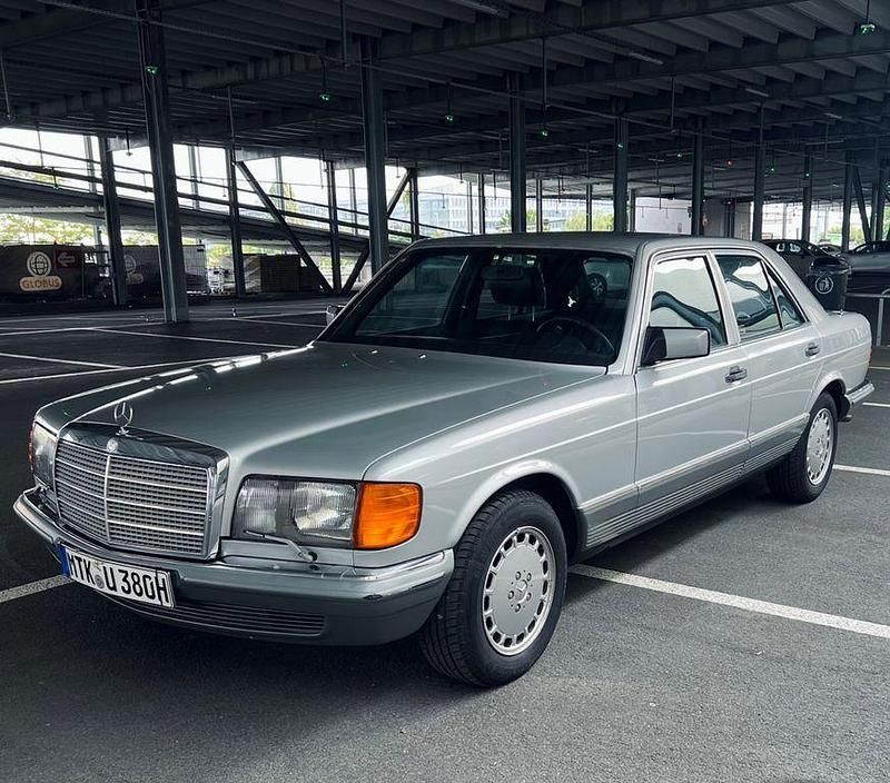 Silber Gebraucht 1982 Mercedes 380 SE Limousine | 11.999 € - Bild 1/4