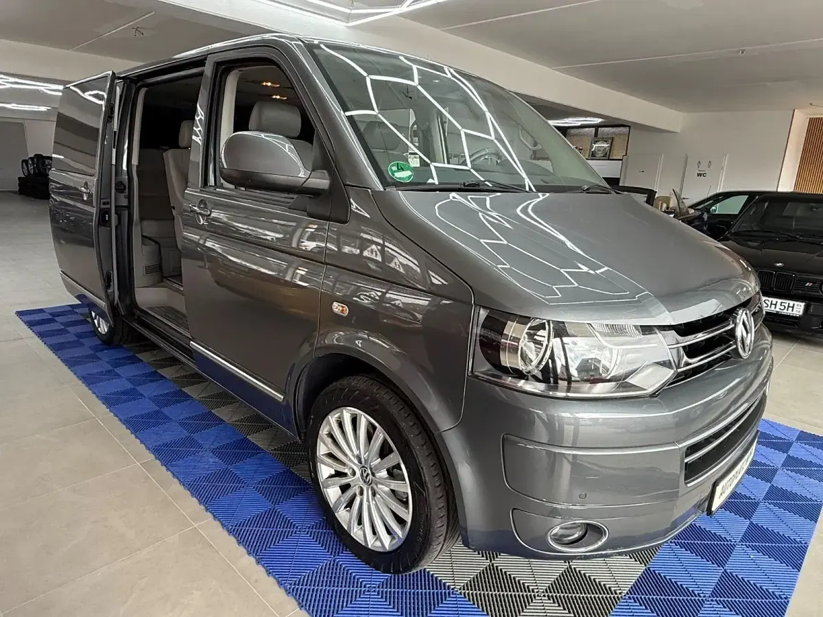 Gebraucht VW Multivan Highline 179 PS (131 kW) 2010 Grau Van / Kleinbus