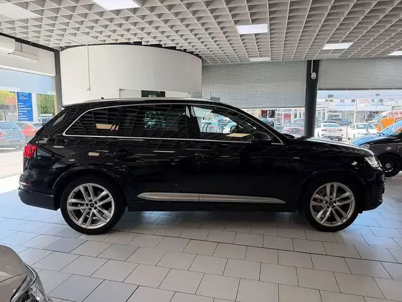 Używany Audi Q7 S-Line 218 KM (160 kW) 2016 Czarny SUV