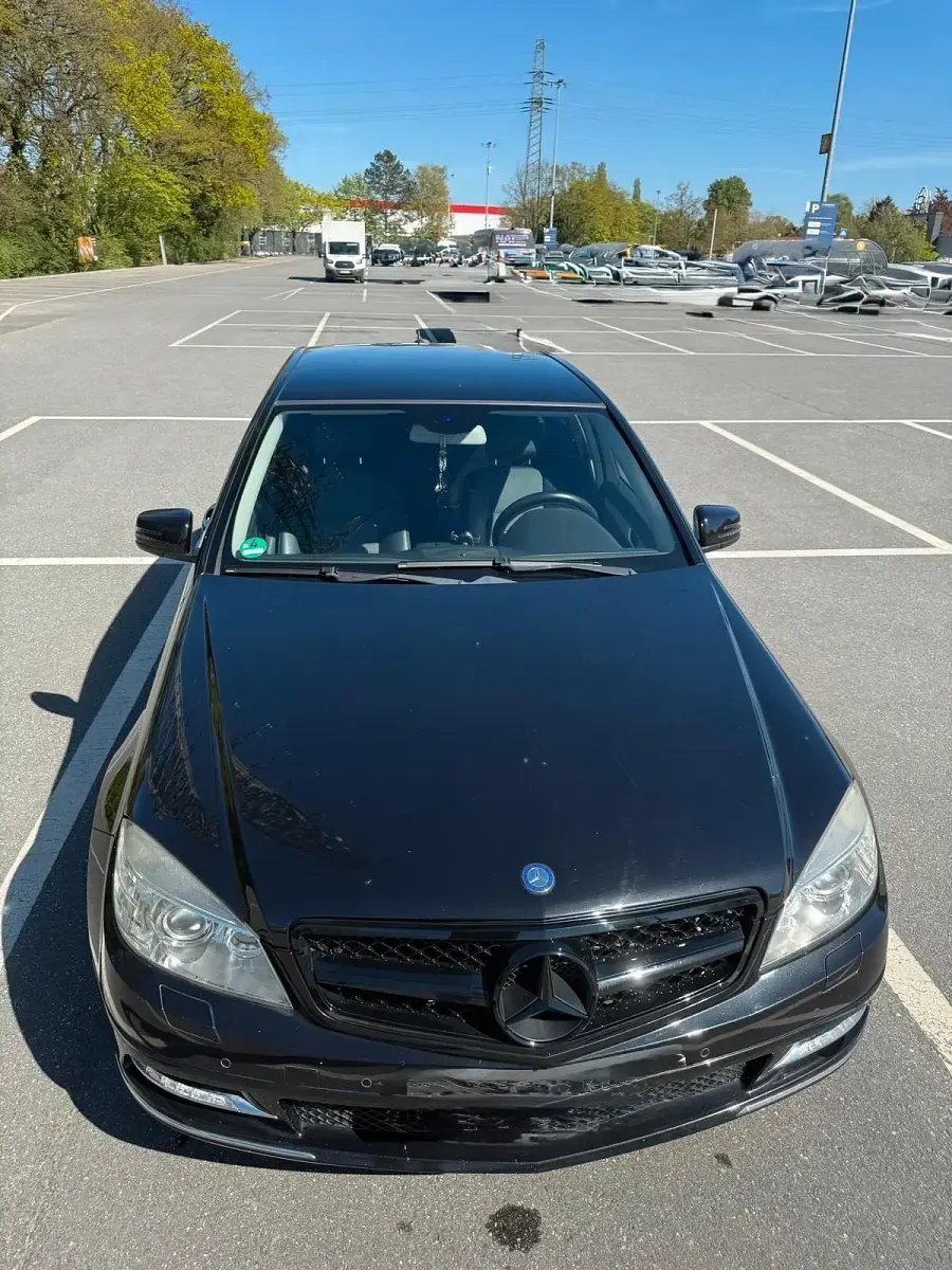 Gebraucht Mercedes C250 204 PS (150 kW) 2011 Schwarz Limousine