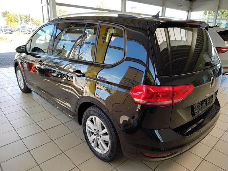 Gebraucht VW Touran Comfortline 176 PS (129 kW) 2024 Andere Van / Kleinbus