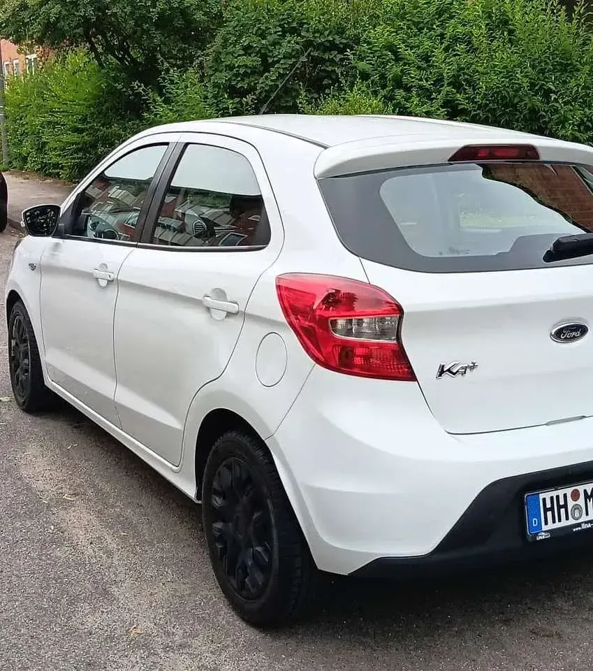 Gebraucht Ford Ka Cool & Sound Edition 86 PS (63 kW) 2017 Weiß Limousine