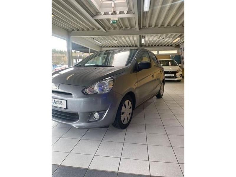 Platinumgrau (m) (metallic) Gebraucht 2015 Mitsubishi Space Star Diamant Edition Kleinwagen | 7.000 € (Fairer Preis) - Bild 1/4