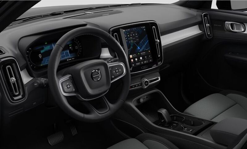 Neu Volvo XC40 Plus 163 PS (119 kW) 2025 Onyx black / metallic SUV