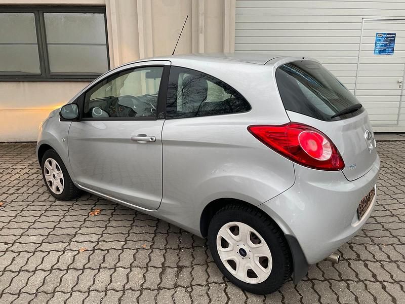 Gebraucht Ford Ka 83 PS (61 kW) 2012 Weiß Kleinwagen