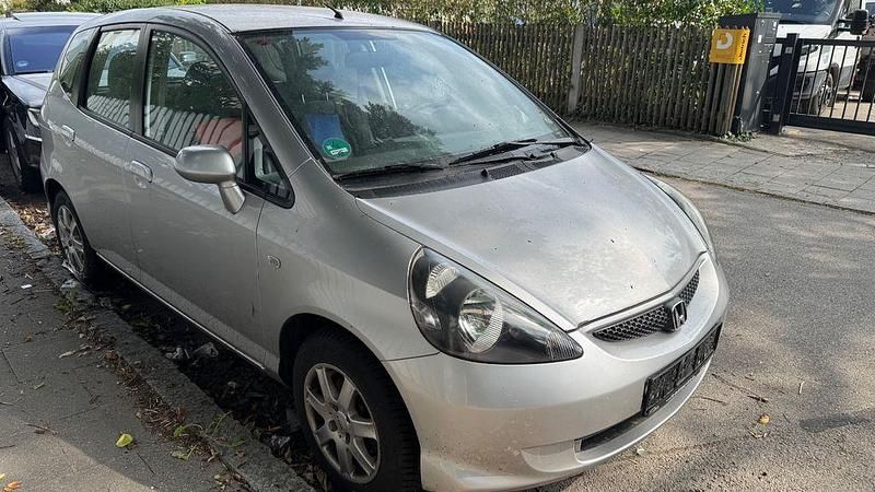 Silber Gebraucht 2007 Honda Jazz Kleinwagen | 1.250 € (Guter Preis) - Bild 1/4