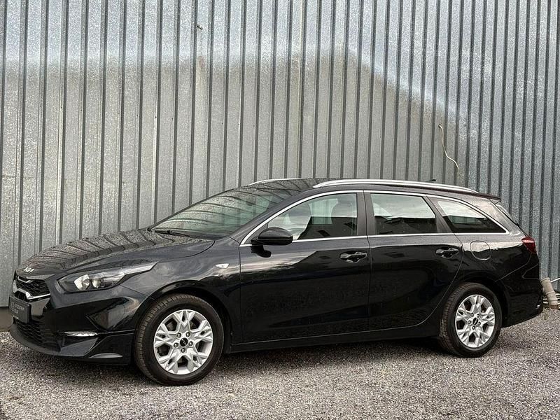 Schwarz Gebraucht 2022 Kia Ceed Limousine | 16.500 € (Guter Preis) - Bild 1/4