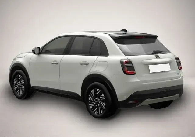 Neu Fiat 600 Red 114 kW (156 PS) 2025 Weiß SUV