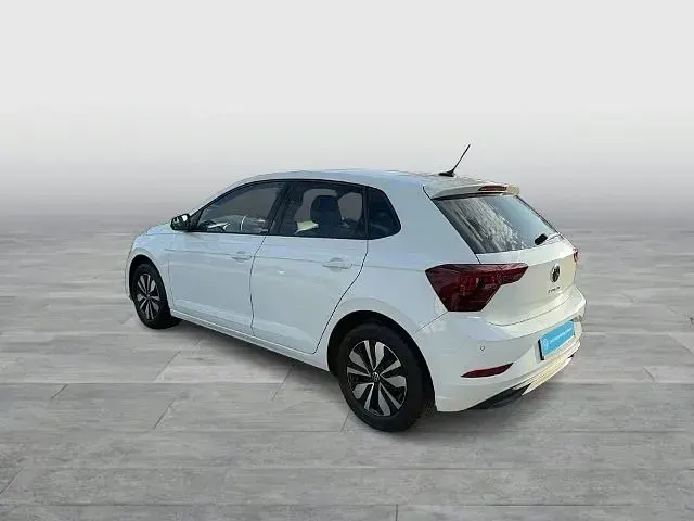 Używany VW Polo Move 95 KM (69 kW) 2023 Biały Sedan/Limuzyna