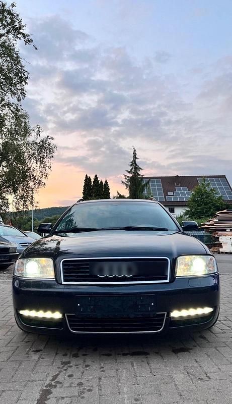 Schwarz Gebraucht 2001 Audi A6 Kombi | 1.500 € (Guter Preis) - Bild 1/4